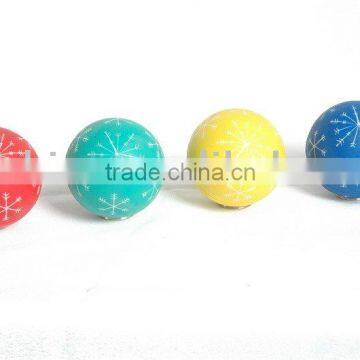 plain color rubber toy ball