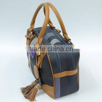 Dongguan Manufacturers Grid Pattern Fashion Portable Luggage Bag With Tassel Pendant,travel Bag OEM Factory photo-3