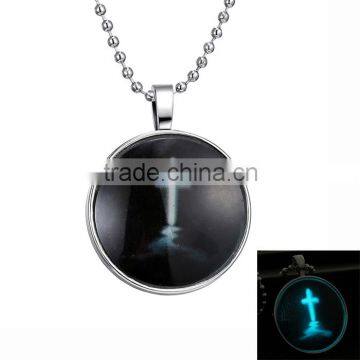 2016 new product cross pendant wholesale lighted crystal pendant necklace