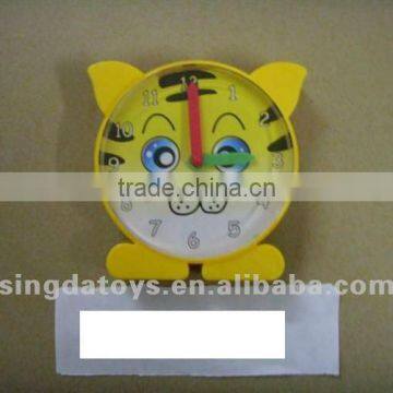 Beauty cat yellow and pink AIDS clock