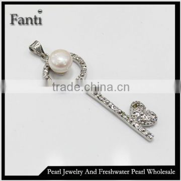 New design key shape pearls pearl jewelry pendant necklace