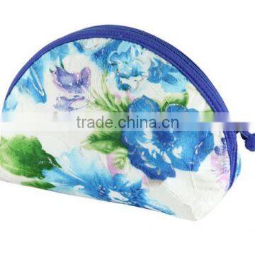 Multipurpose Scallop Cosmetic Bag With Zipper and Chinese Knot Decoration photo-3