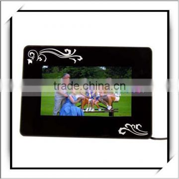 Flower decorated Widescreen Rectangle Glossy 7 Inch Digital Photo Frame