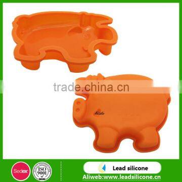 The Pig Shape Silicone Cake Mold LFGB Standard Silicone Cake Mold photo-2