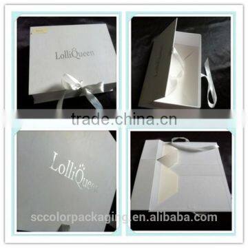 White Gift Boxes Flat Packagings With Hot Silver Logo Flat Packing Boxes With Silver Ribbon