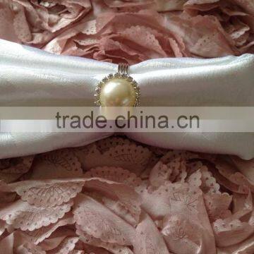 Hot Sale Delicate Clear Diamond and Pearl Round Napkin Ring Serviette photo-3