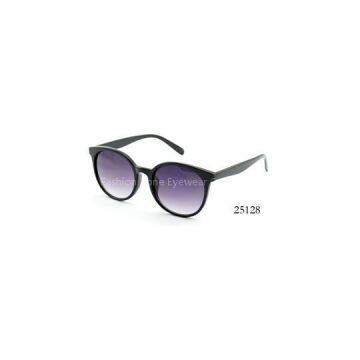 Women's plastic sunglasses,small order quantity available .