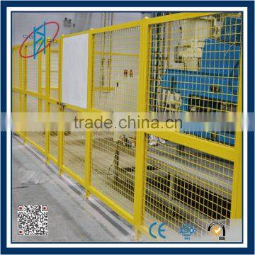 Corrosion resistant and easily assembled temporary fence