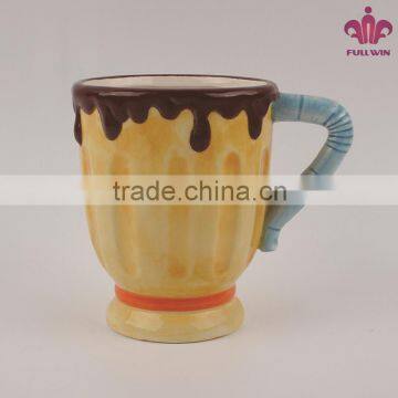 Glazed ceramic ice cream cup with lid