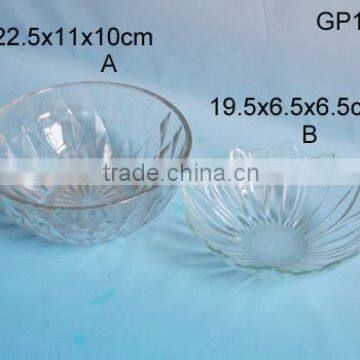 Water lily shaped crystal glass bowl for fruit