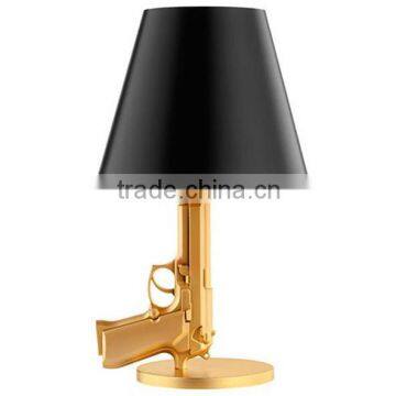 2015 golden pistols gun lamp,starck AK47 gun table floor lamp zhongshan china lighitng factory