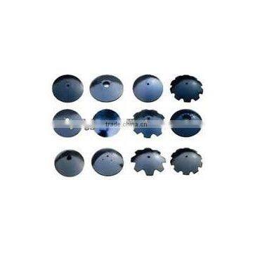 Disc blades with gaps for clutivitor