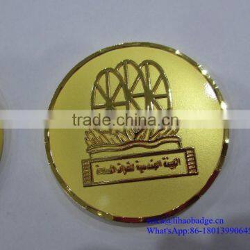 Zinc alloy casting gold plating medal customized shield shape medal