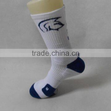 compression sport socks with polyester and cotton