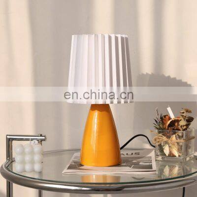 Nordic Desk Lamps Lamparas Luces Vintage Gilr Lamp Milkshake Glass Base Pleated Small Night Light Bedside Lamps photo-2