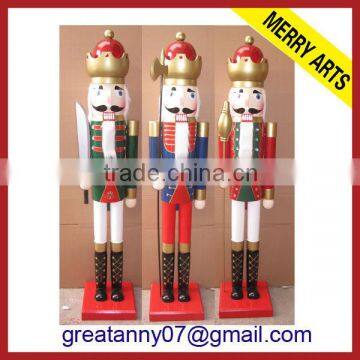 yiwu factory cheap wooden figurine nutcracker costumes wholesale wood christmas nutcracker