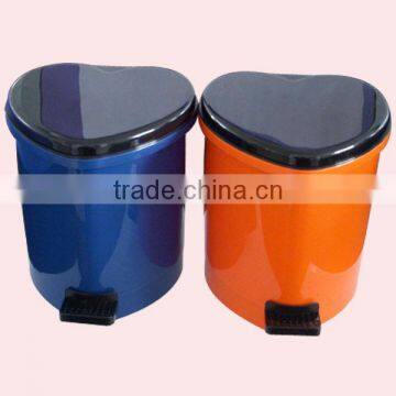 Heart-shaped Houseware Plastic Pedal Trash Bin