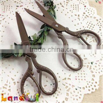 Vintage Special Engraved Lace Fabric Wool Bronze Scissors photo-3