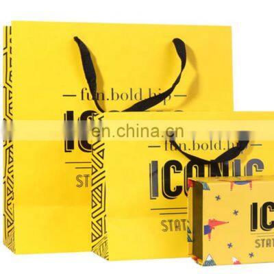 Bespoke Colorful Paper Bags With Logo Spot UV for Men Sock photo-2