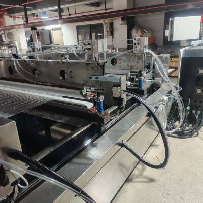 Geprägtes Design Vakuumkompressions-Kleiderspeicherbeutel-Herstellungsausrüstung photo-5