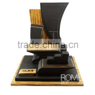 2016 new arrival curved jewelry display veneer/pu leather jewellery display