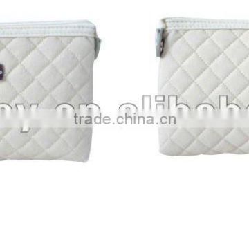 zipper flat pu cosmetic bag with wrist quilted purse cosmetic bag