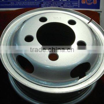 High Quality 5.50F-16 Truck Steel Wheels