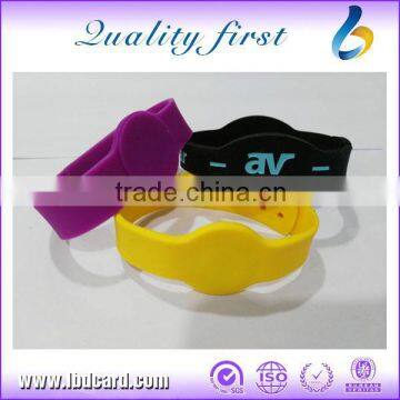 Active EM4305 RFID Bracelets Customized NFC Wristbands