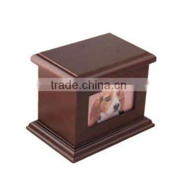 Good Finishing Wooden funeral caskets and urns for ashes