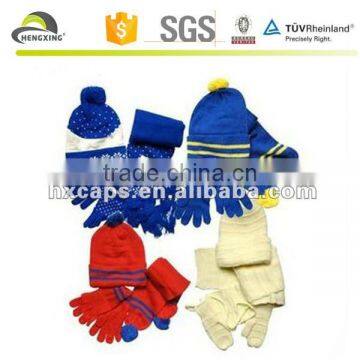 Knitted Women Winter Hat and Scarf Set photo-3