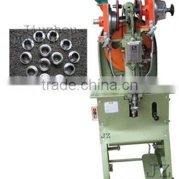 Automatic eyelet machine