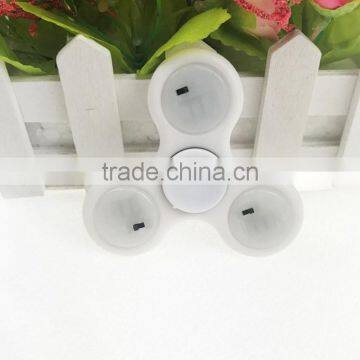 LED Glow Gyro Switch Finger Gyro Three Leaves Bright Flash Finger Gyro Factory Direct photo-6