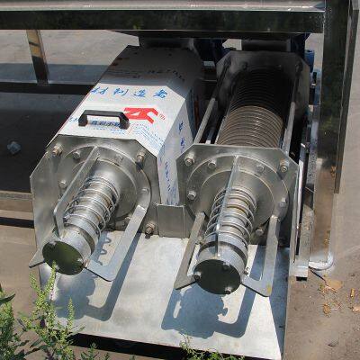 Pig Manure, Chicken Manure, and Cow Manure Dewatering and Dry/wet Separation Machine for Livestock Farms. photo-4
