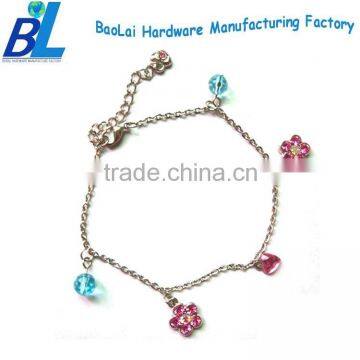 Meta gifts type small charms bracelet for promotion