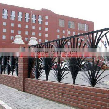 2013 Top-selling Handmade modern iron fence design