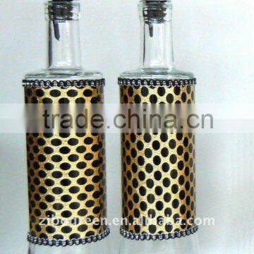 round glass oil bottle with leather coating (TW661P4)