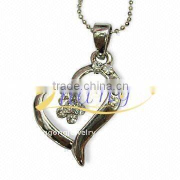 Heart pendant rhinestone necklace