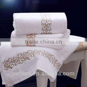 Custom Embroider Cotton Highly Absorbent Soft Hotel Towel Set photo-2