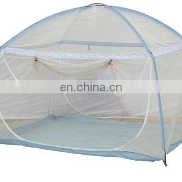 traditional 4-point standing mosquito net