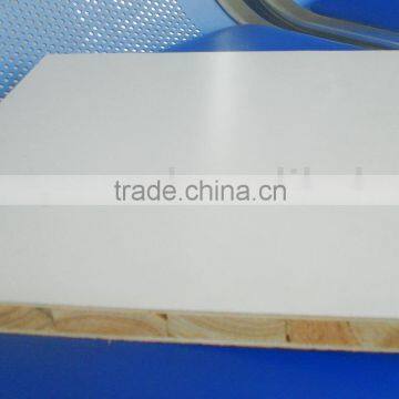 white glossy polyester blockboard