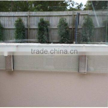 fencing glass