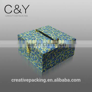 Decorative pattern color leather jewelry gift box with a handle