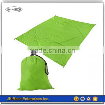 Customized padded sandproof nylon beach blanket