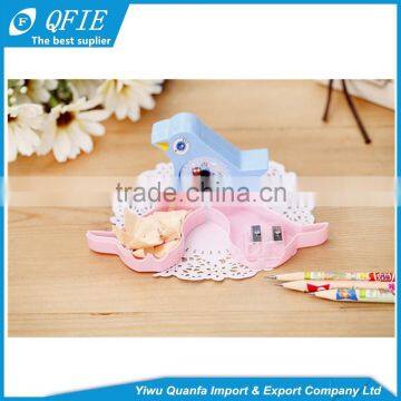 Wholesale Promotional Kid's Gift Lovely Bird Shape Clock Model Plastic Double Hole Pencil Sharpener photo-5