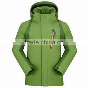 2016 wholesale outdoor softshell jacket logo green