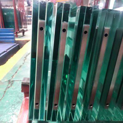 Персонализируемая стеклянная ограждение для бассейна с порошкоокрашенными стальными стойками