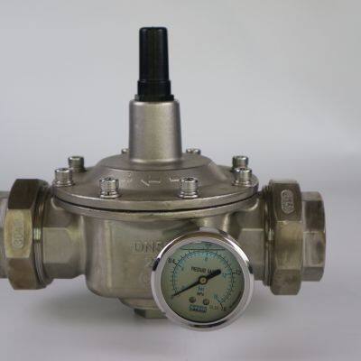 Soupape de régulation de pression pour systèmes HVAC avec manomètre intégré