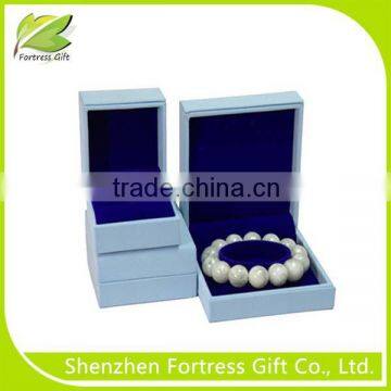 Blue Elegant Luxury Bracelet Gift Box Packaging Design                        
                                                Quality Choice