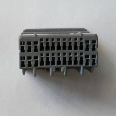 RC30601 Низковольтный разъем: защита от неправильного вставления для электрических систем приборной панели и рулевого колеса