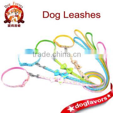 Kawaii Light Color Dog Collars and Dog Leashes with Bow Tie and Silk Printing Webbing